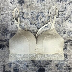 PINK Victoria’s Secret Ivory Lace Bralette Lightly Lined Size S D DD